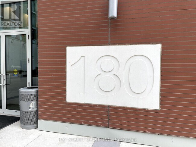 Photo du bâtiment - 180 Enterprise Blvd