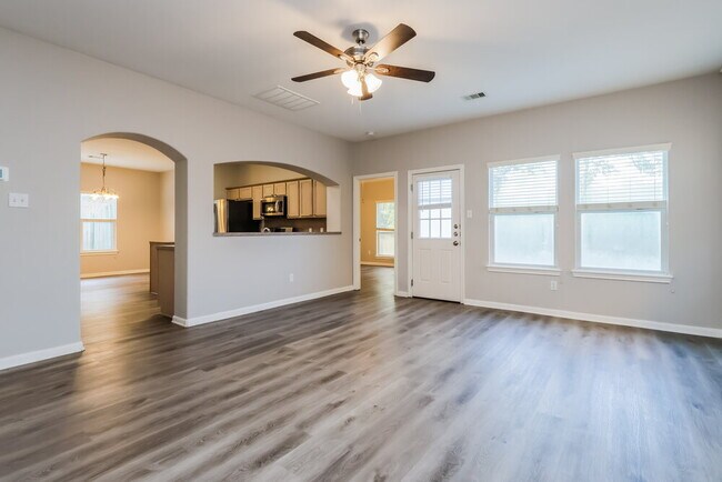 Building Photo - 985 Oak Falls Dr