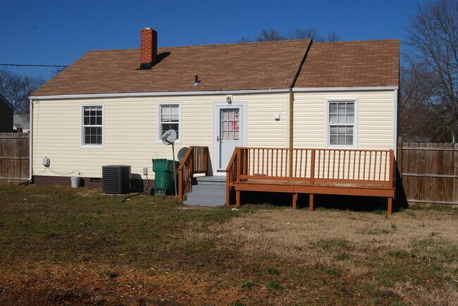 Foto del edificio - 1811 Binford Ln