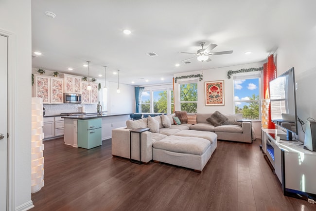 Building Photo - 1614 Iberville Dr