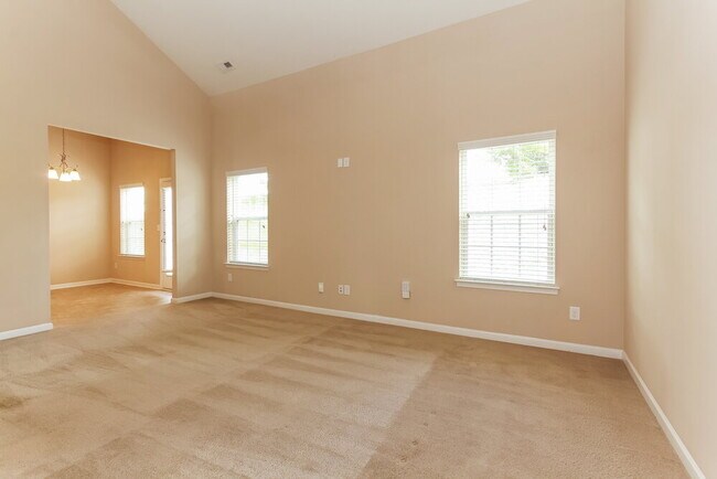 Building Photo - 3324 Mortemer Ln