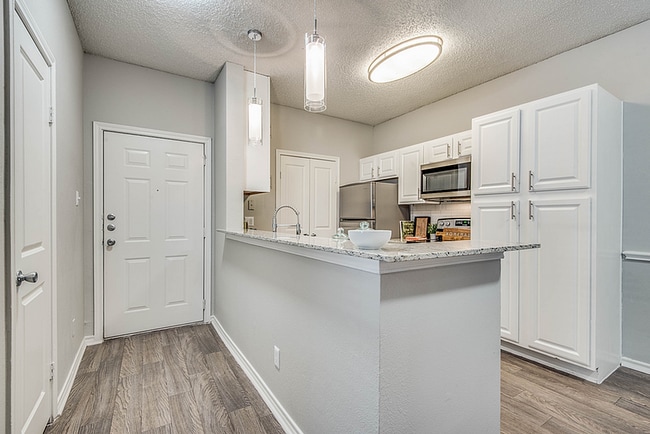 Building Photo - Estates at Las Colinas