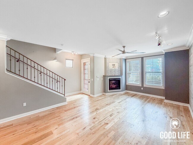 Foto del edificio - Spacious 3B/3BA Home with Loft-Style Office and Rooftop Deck in Pacific Beach
