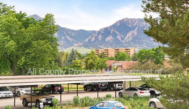 Foto del edificio - 645 Manhattan Pl