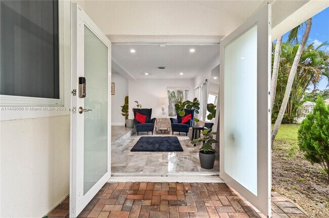 Foto del edificio - 5841 SW 58th Ter