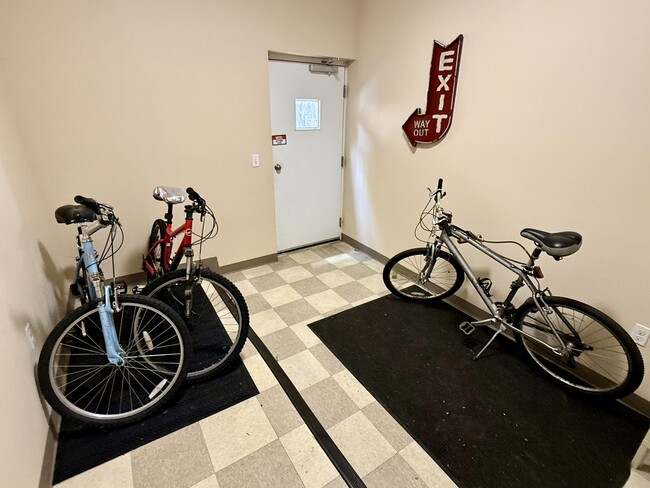 Building Photo - 12 Cunliffe Way