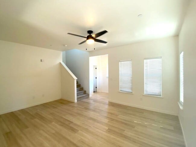 Building Photo - 1329 Hermosa Dr