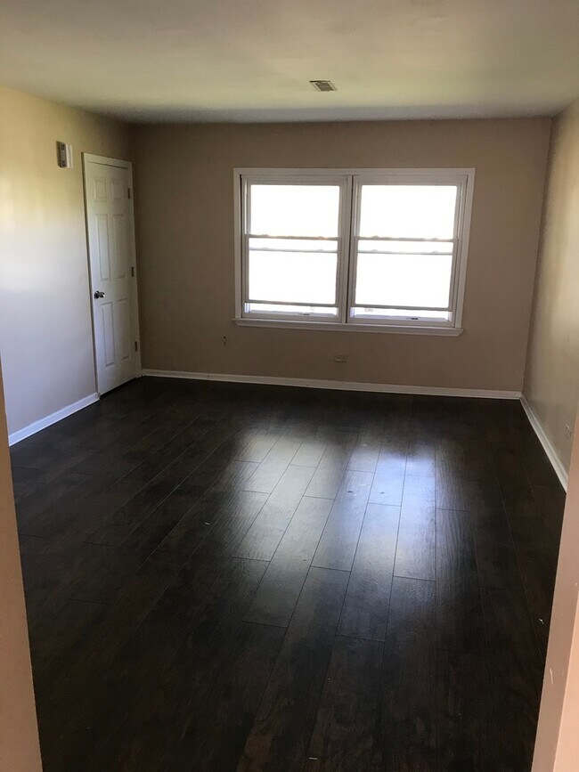 Foto del edificio - 14523 Van Buren St