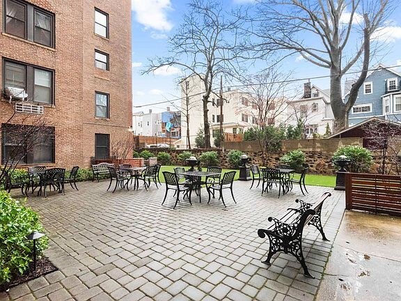 Foto del edificio - 50 Glenwood Ave