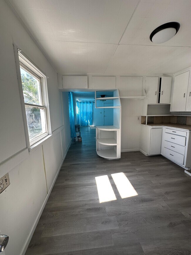 Foto del edificio - 211 S Riverside Ave