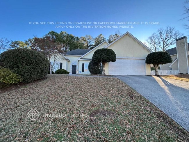 Building Photo - 960 Soaring Dr NE