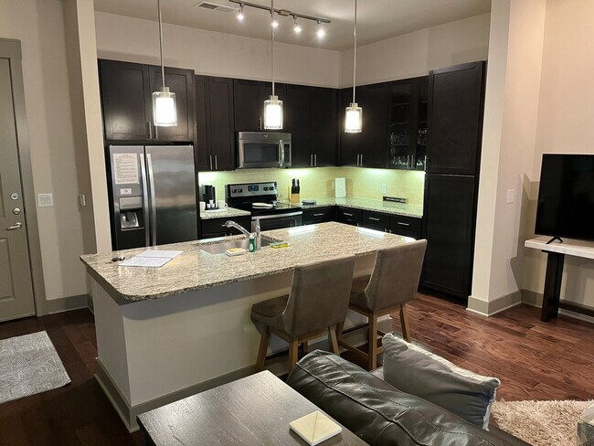 Foto del edificio - 5655 Carnegie Blvd