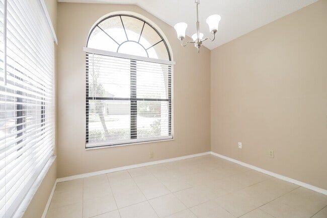 Foto del edificio - 164 Lakebreeze Cir