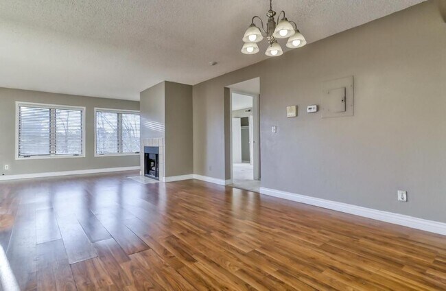 Building Photo - 6435 S Dayton St, #304
