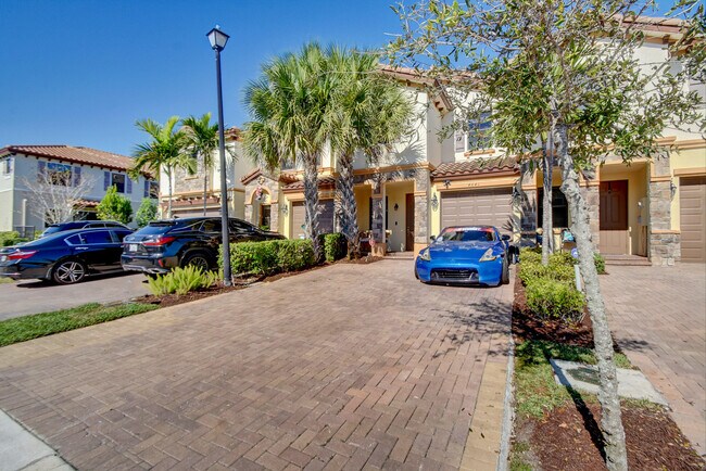 Foto del edificio - 4041 Devenshire Ct