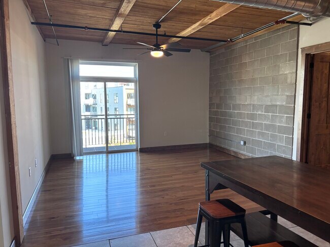 Foto del edificio - The Waukesha Lofts