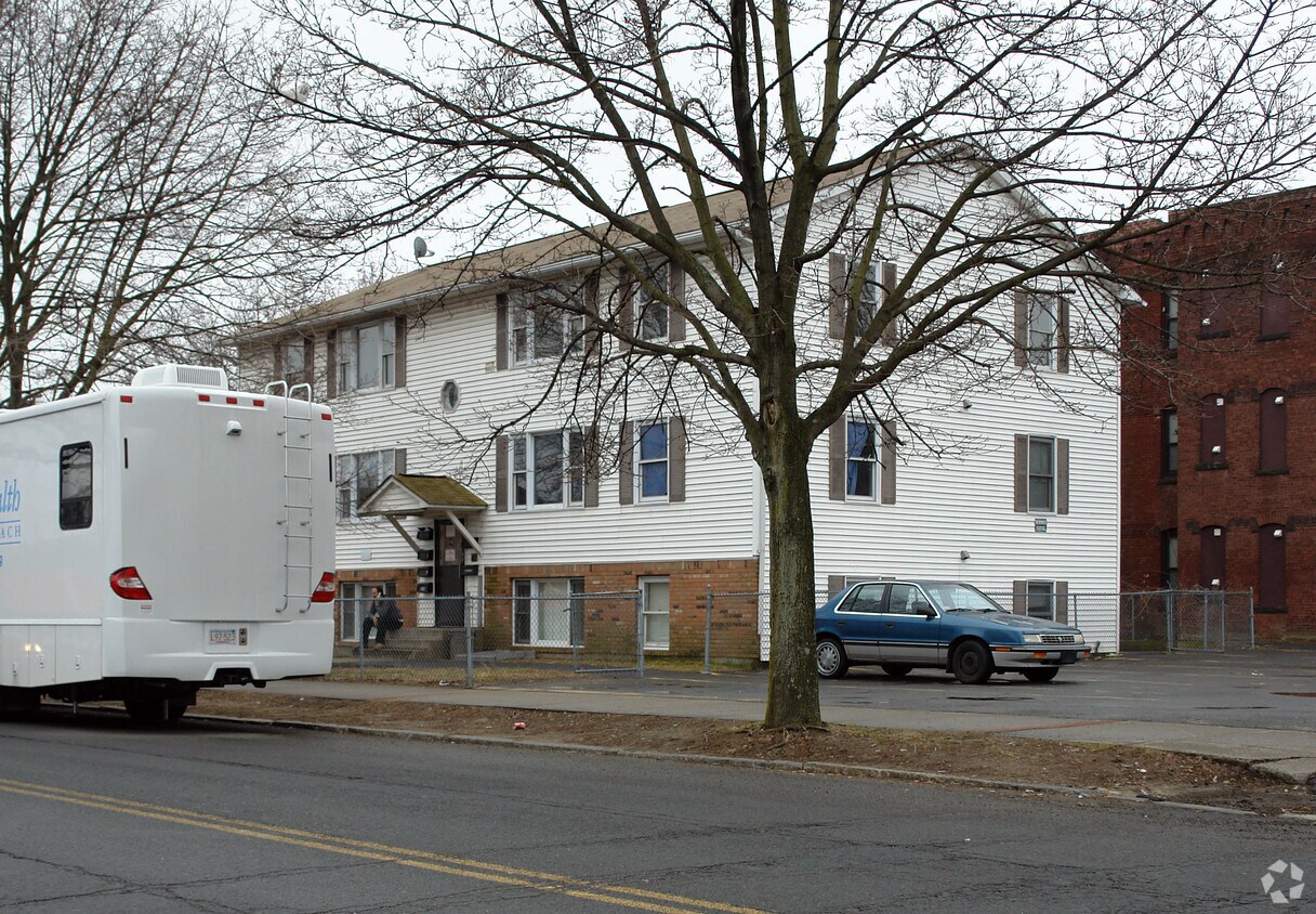 Building Photo - 340 Appleton St