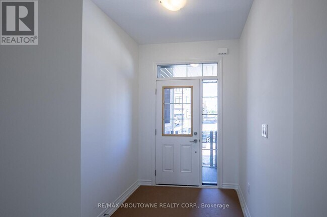 Building Photo - 3050 Robert Lamb Blvd