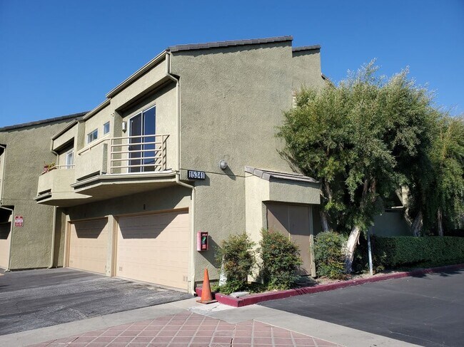 Building Photo - 15341 Hunsaker Ave