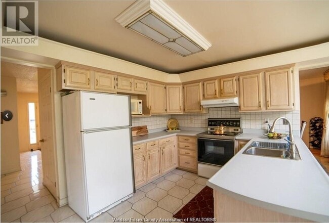 Building Photo - 478 Flora Ave