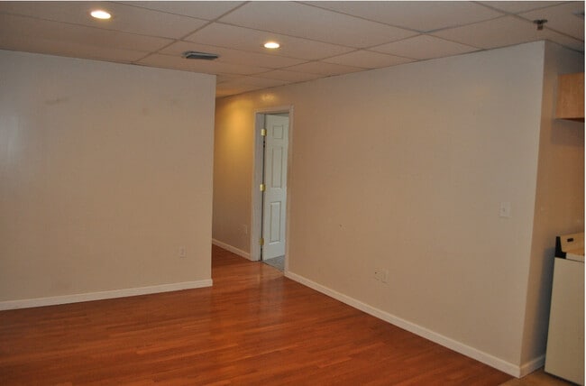 Building Photo - 387 High St