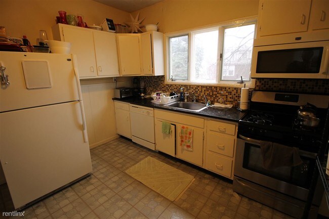 Building Photo - 28 Justin Rd