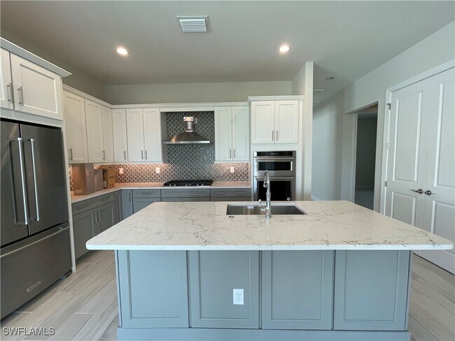 Foto del edificio - 9213 Cayman Dr