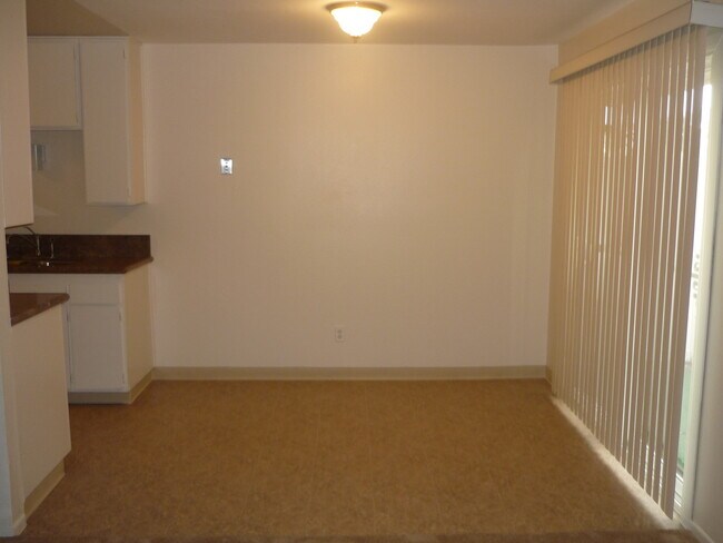 Foto del edificio - Paradise Hills Townhome!