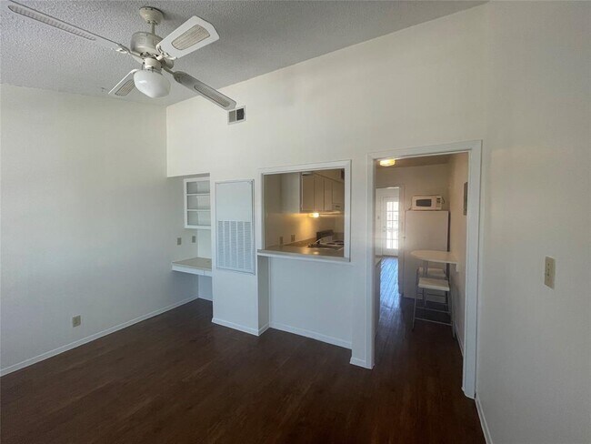 Building Photo - 3000 Guadalupe St