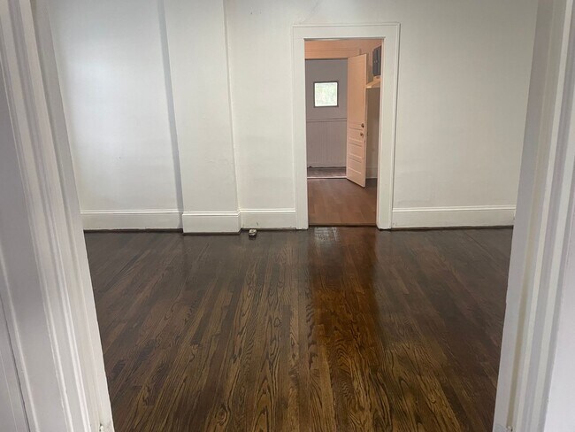 Foto del edificio - 3 bedroom 1.5 bath House for rent
