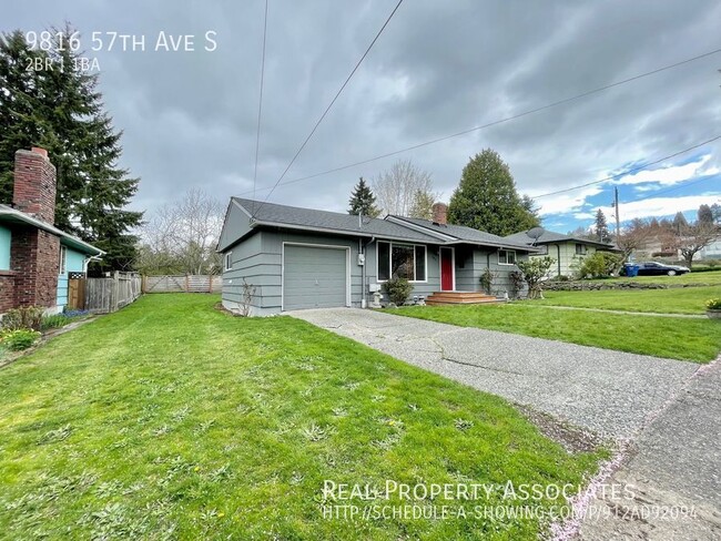 Building Photo - Two Bedroom Home