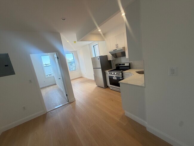 Foto del edificio - 97 Belmont Ave