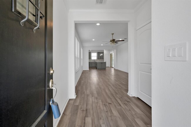 Building Photo - 9906 Monarch Lndg Cv