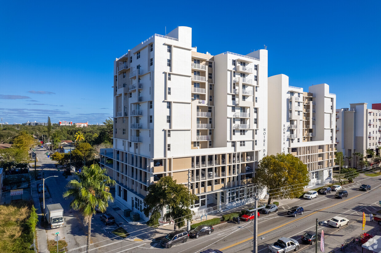 Primary Photo - Notre Dame Apartments