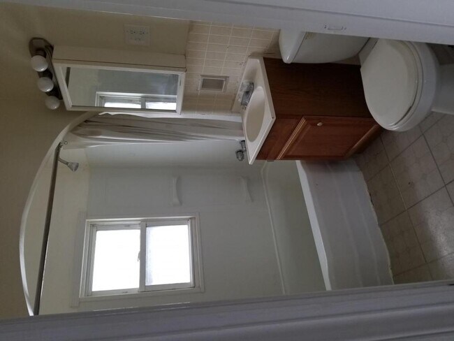 Building Photo - 11 Morris St Apt 3