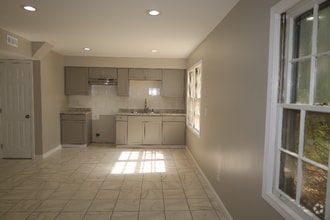 Building Photo - 2135 Vista Dale Ct