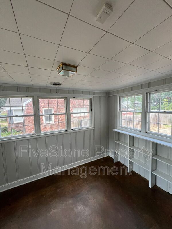 Foto del edificio - 144 Northwood Dr