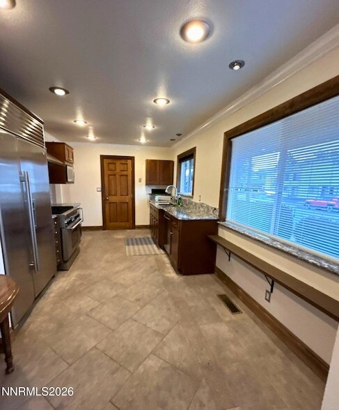 Building Photo - 1010 Tyler Way