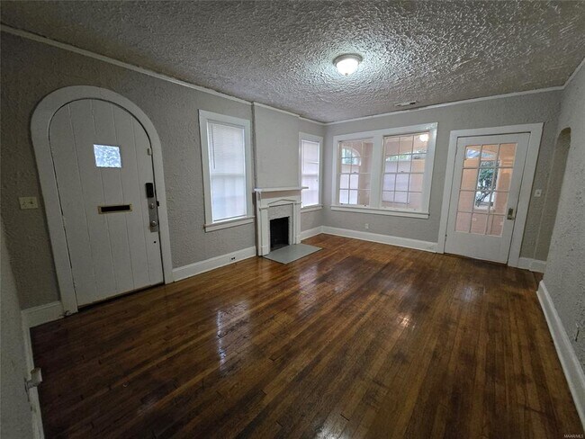 Foto del edificio - 3256 Montezuma Rd