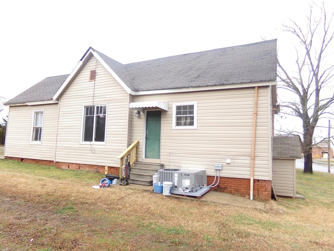 723 E Madison Ave, Athens, TN 37303 House Rental in Athens, TN