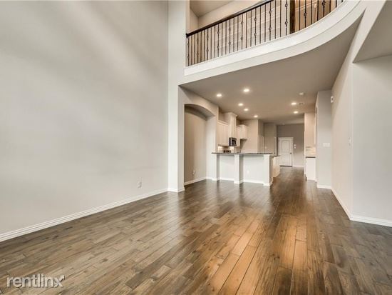 Building Photo - 3 br, 2.5 bath Townhome - 233 E Spring Valley