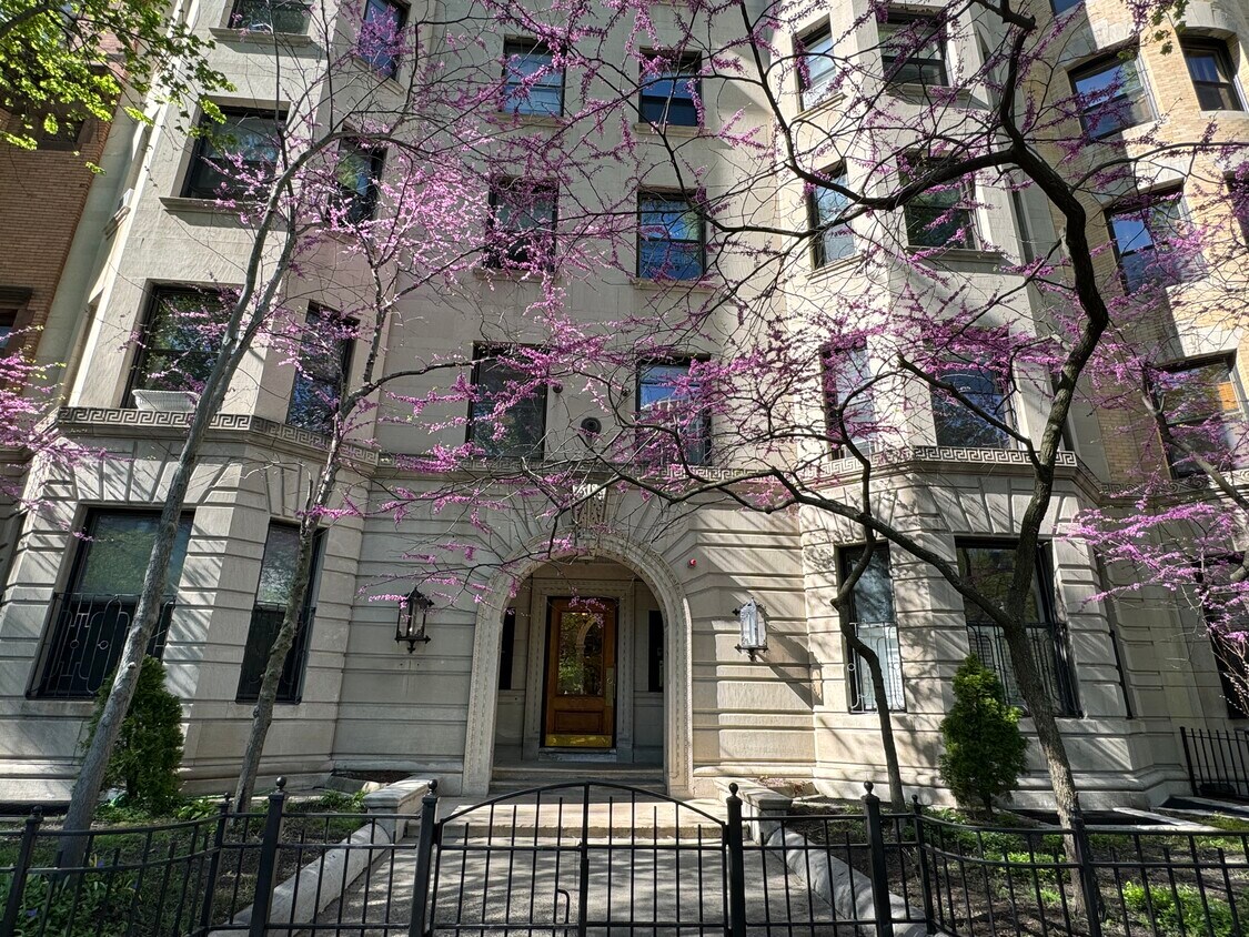 Primary Photo - 373 Commonwealth Ave