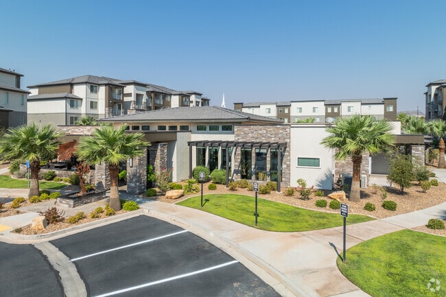 Clubhouse/Leasing Office - Grayhawk at Rivers Edge