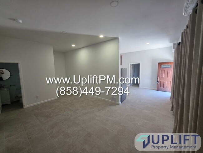 Foto del edificio - 9013 Magnolia Ave