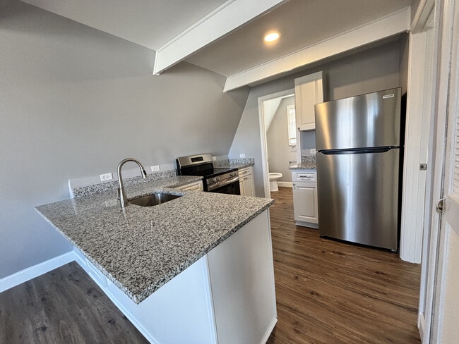 Building Photo - 43 Swiss Dr