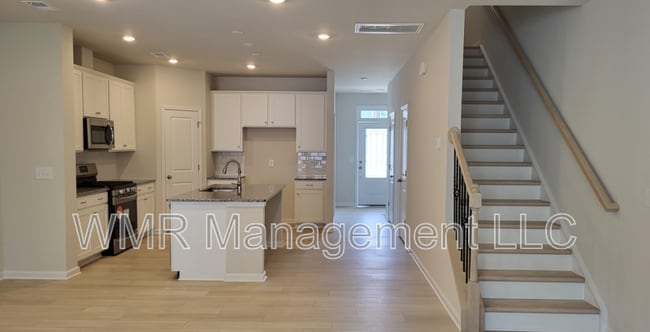 Foto del edificio - 15612 Country House St