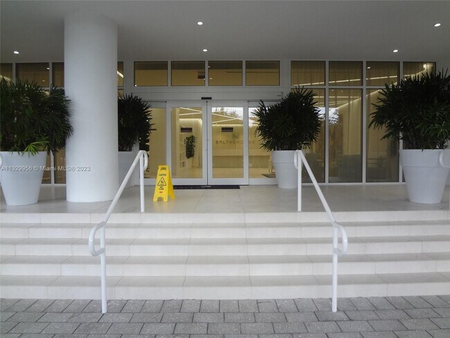 Foto del edificio - 4250 Biscayne Blvd