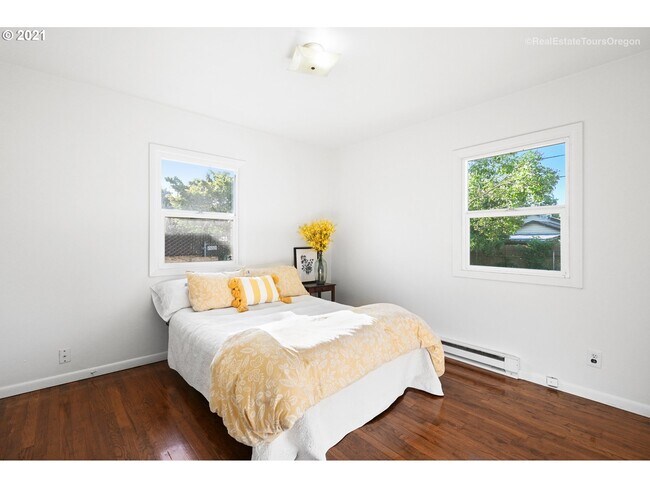 Foto del edificio - 12102 SE Woodward Pl