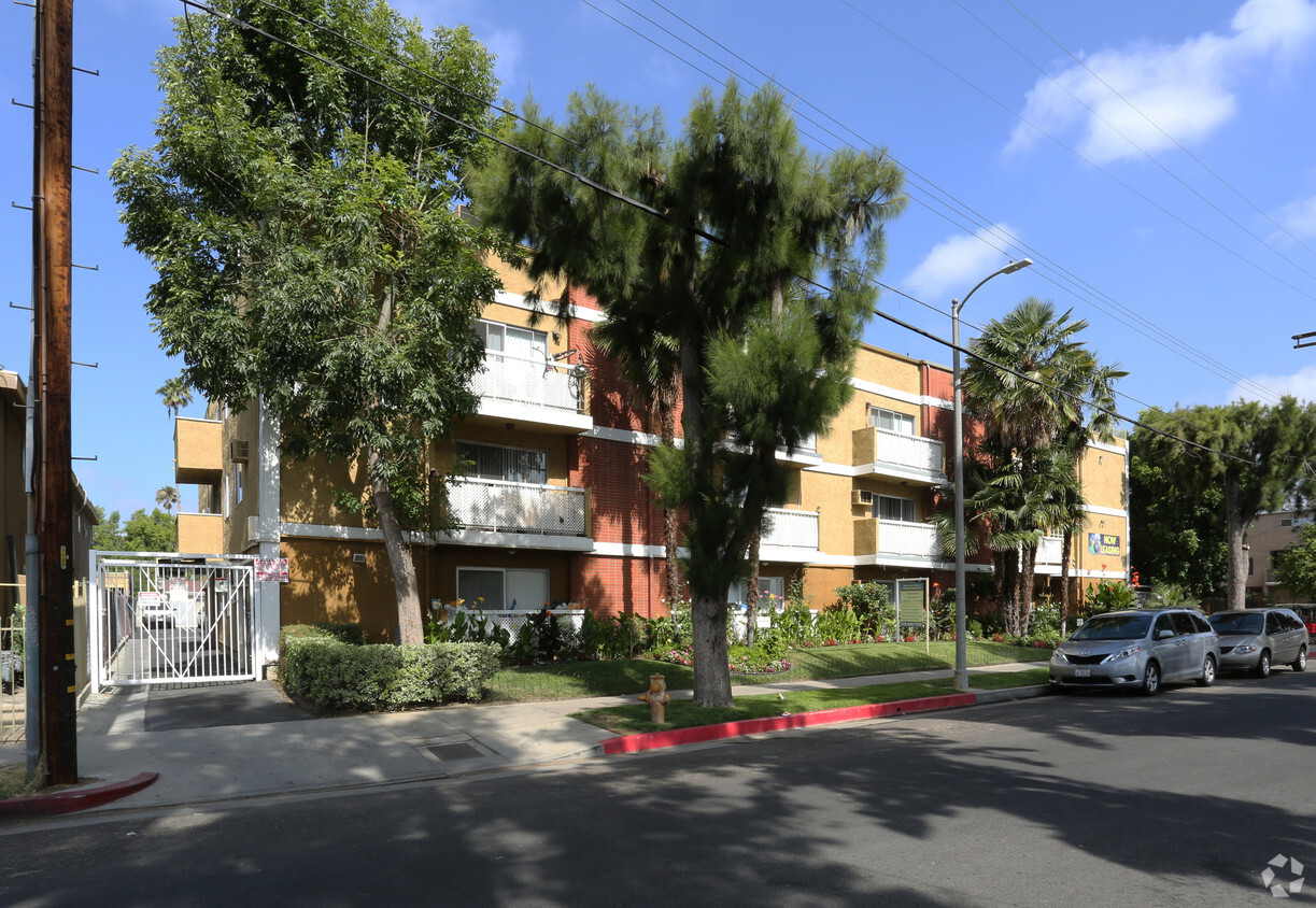 Primary Photo - Baird Ave Apartments