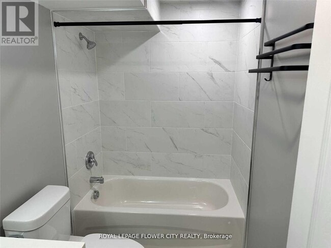 Building Photo - 41 Paisley Green Ave